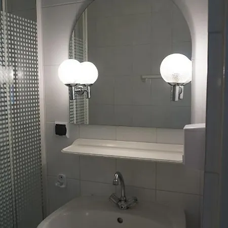 Kowalski בית הארחה *